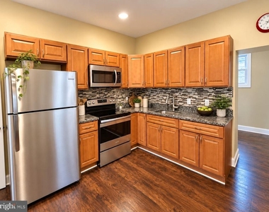 3049 Redner Street - Photo Thumbnail 4
