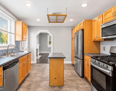 1443 Rhawn Street - Photo Thumbnail 4