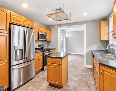 1443 Rhawn Street - Photo Thumbnail 5
