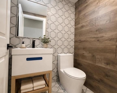 1825 E Atlantic Street - Photo Thumbnail 4