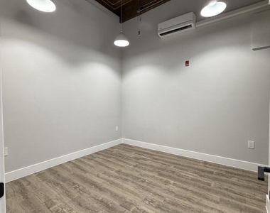 1825 E Atlantic Street - Photo Thumbnail 9