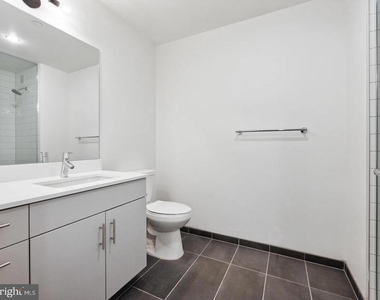 569 N 5th Street - Photo Thumbnail 4