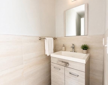 1822 E Glenwood Avenue - Photo Thumbnail 3
