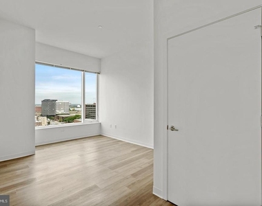569 N 5th Street - Photo Thumbnail 9