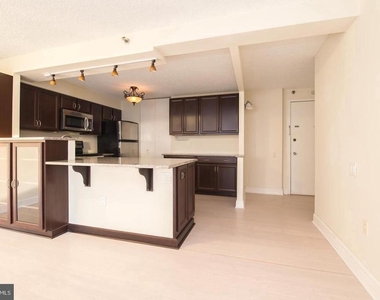 2201 Cherry Street - Photo Thumbnail 5