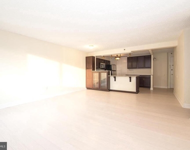 2201 Cherry Street - Photo Thumbnail 4