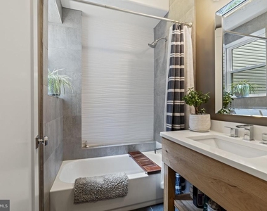729 S 15th Street - Photo Thumbnail 15