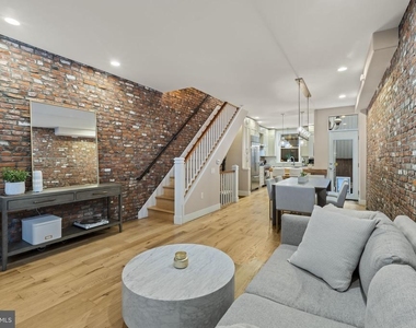 729 S 15th Street - Photo Thumbnail 4