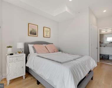 1702 Point Breeze Avenue - Photo Thumbnail 14