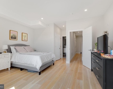 1702 Point Breeze Avenue - Photo Thumbnail 12