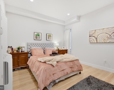 1702 Point Breeze Avenue - Photo Thumbnail 4