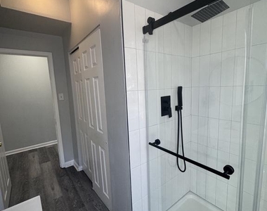 643 W Oxford Street - Photo Thumbnail 16