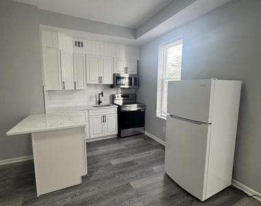 643 W Oxford Street - Photo Thumbnail 7