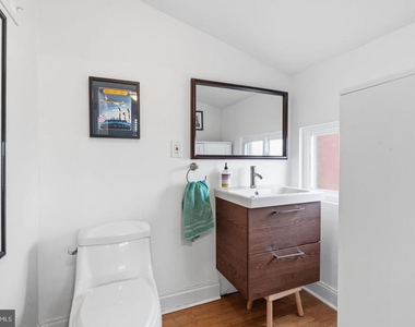 2233 Bainbridge Street - Photo Thumbnail 14