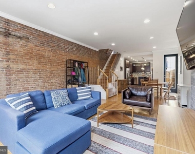 2233 Bainbridge Street - Photo Thumbnail 2