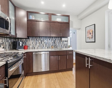 2233 Bainbridge Street - Photo Thumbnail 10