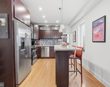 2233 Bainbridge Street - Photo Thumbnail 8