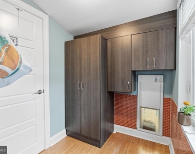2233 Bainbridge Street - Photo Thumbnail 13