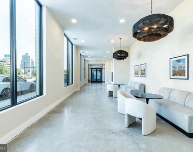 1130 N Delaware Avenue - Photo Thumbnail 2
