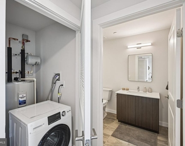 1130 N Delaware Avenue - Photo Thumbnail 5