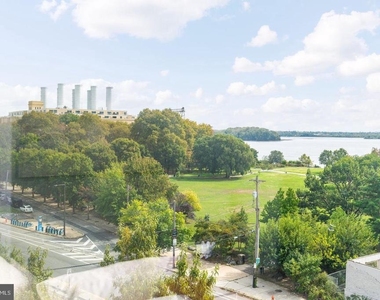 1130 N Delaware Avenue - Photo Thumbnail 8