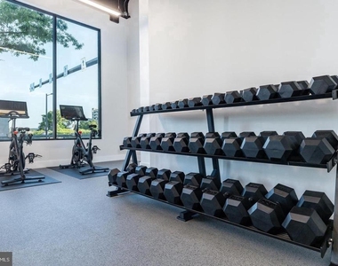 1130 N Delaware Avenue - Photo Thumbnail 16
