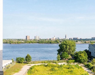 1130 N Delaware Avenue - Photo Thumbnail 5
