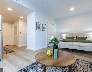 1130 N Delaware Avenue - Photo Thumbnail 10