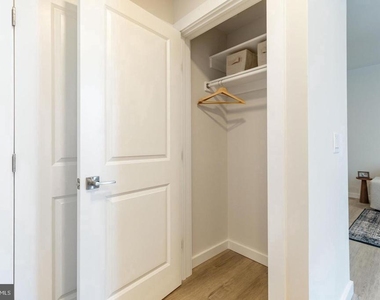 1130 N Delaware Avenue - Photo Thumbnail 16