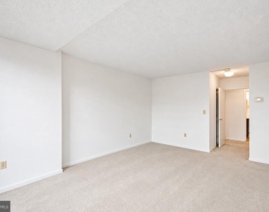 233 S 6th Street - Photo Thumbnail 6