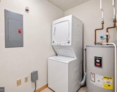 233 S 6th Street - Photo Thumbnail 8