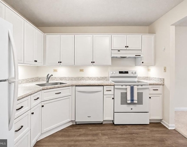 233 S 6th Street - Photo Thumbnail 4