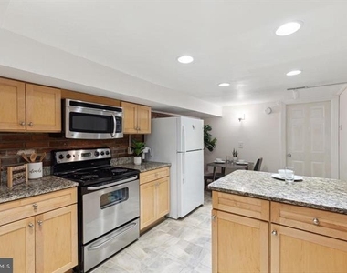 1305 Spruce Street - Photo Thumbnail 8