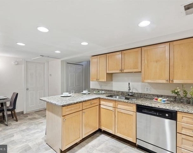 1305 Spruce Street - Photo Thumbnail 7