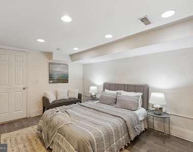 1305 Spruce Street - Photo Thumbnail 13