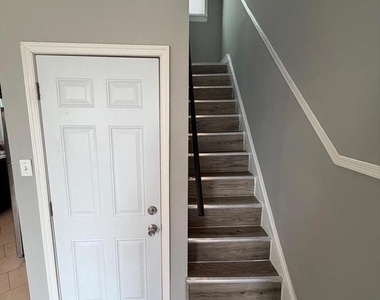 1717 N 26th Street - Photo Thumbnail 11