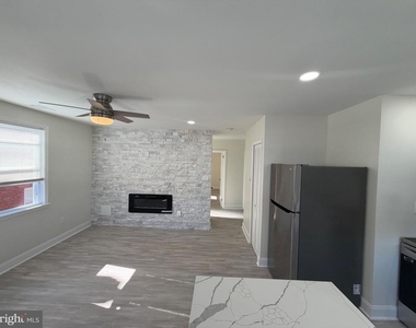 1609 E Gowen Avenue - Photo Thumbnail 4