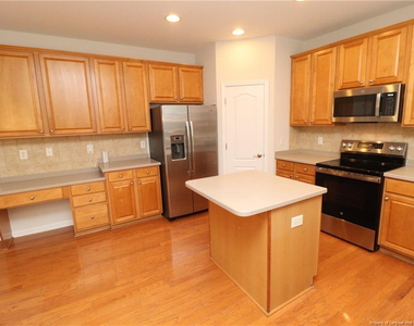 308 Marble Glow Court - Photo Thumbnail 14