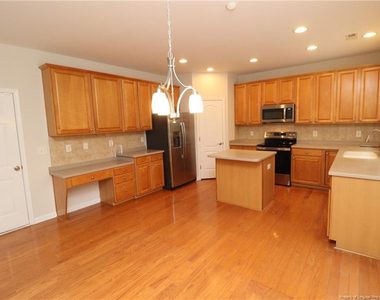 308 Marble Glow Court - Photo Thumbnail 11