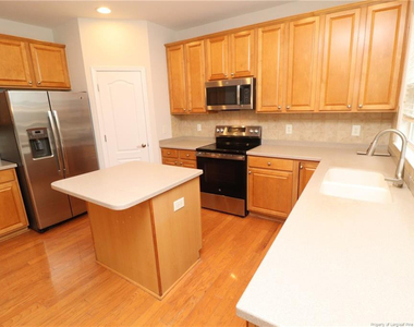 308 Marble Glow Court - Photo Thumbnail 13