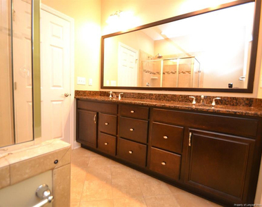 10410 Sablewood Drive - Photo Thumbnail 20