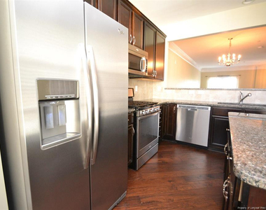 10410 Sablewood Drive - Photo Thumbnail 7