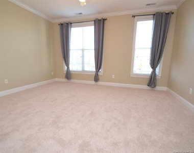 10410 Sablewood Drive - Photo Thumbnail 16