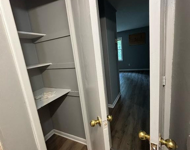 1507 Coley Drive - Photo Thumbnail 7