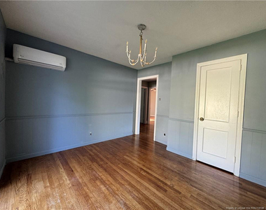 405 N Dickson Street - Photo Thumbnail 11