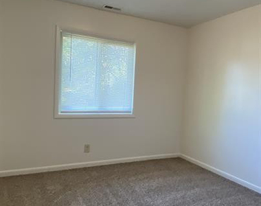 6400 Starbrook Drive - Photo Thumbnail 10