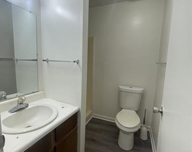 6408 Starbrook Drive - Photo Thumbnail 12