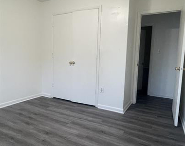 6408 Starbrook Drive - Photo Thumbnail 16