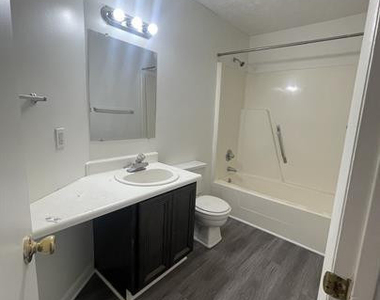 6408 Starbrook Drive - Photo Thumbnail 13