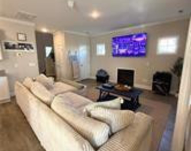 2150 Stonewash Drive - Photo Thumbnail 4